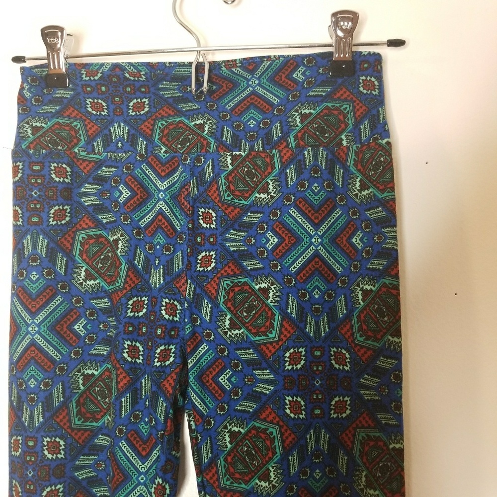 Lularoe Leggings In Multicolor Pattern Print - image 4
